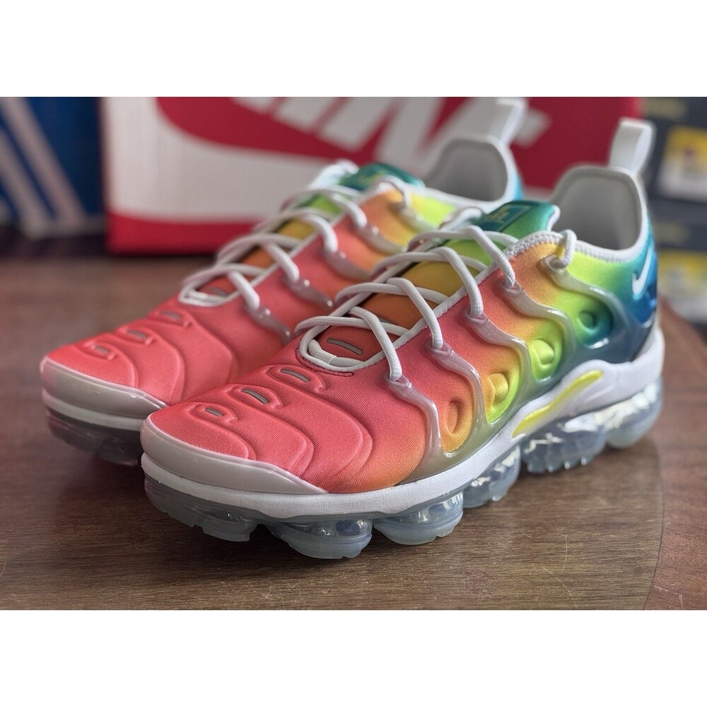 Men’s Size 12 Nike Air VaporMax Plus Retuned Air Rainbow 924453-103 NIB
